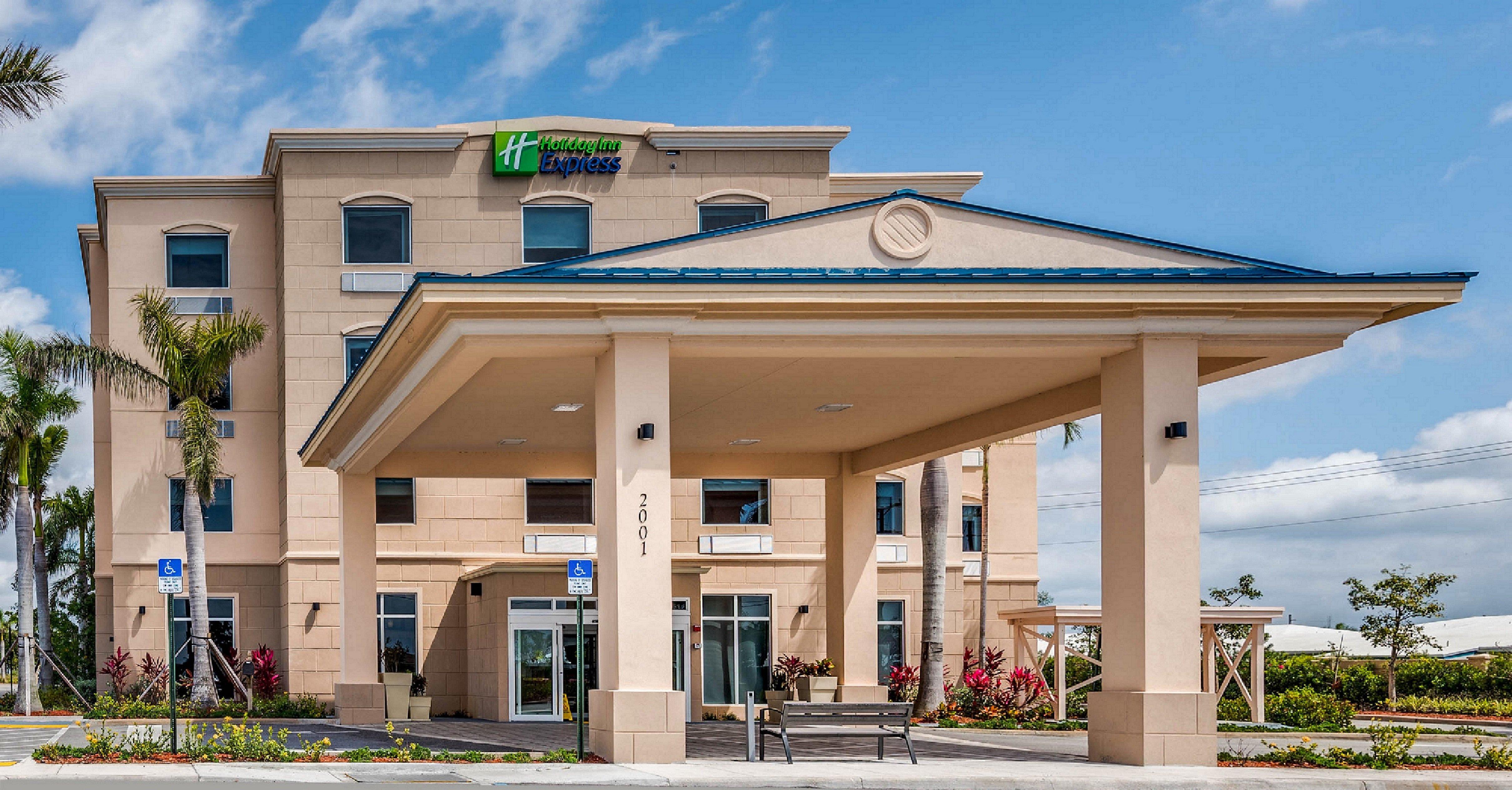 Holiday Inn Express & Suites Boynton Beach West By Ihg Exterior foto
