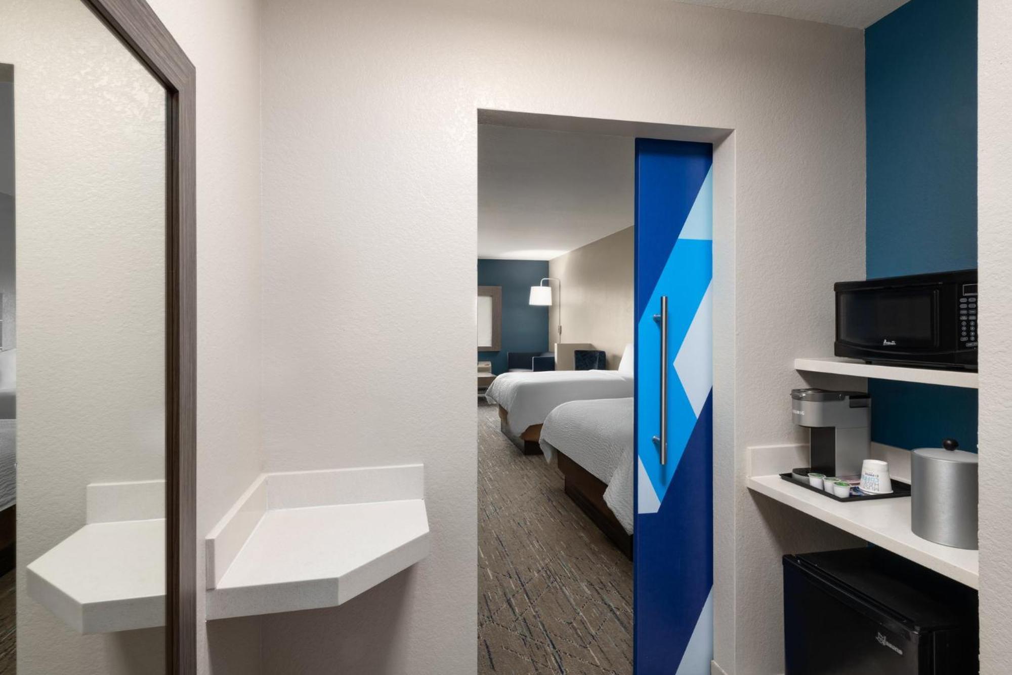 Holiday Inn Express & Suites Boynton Beach West By Ihg Exterior foto